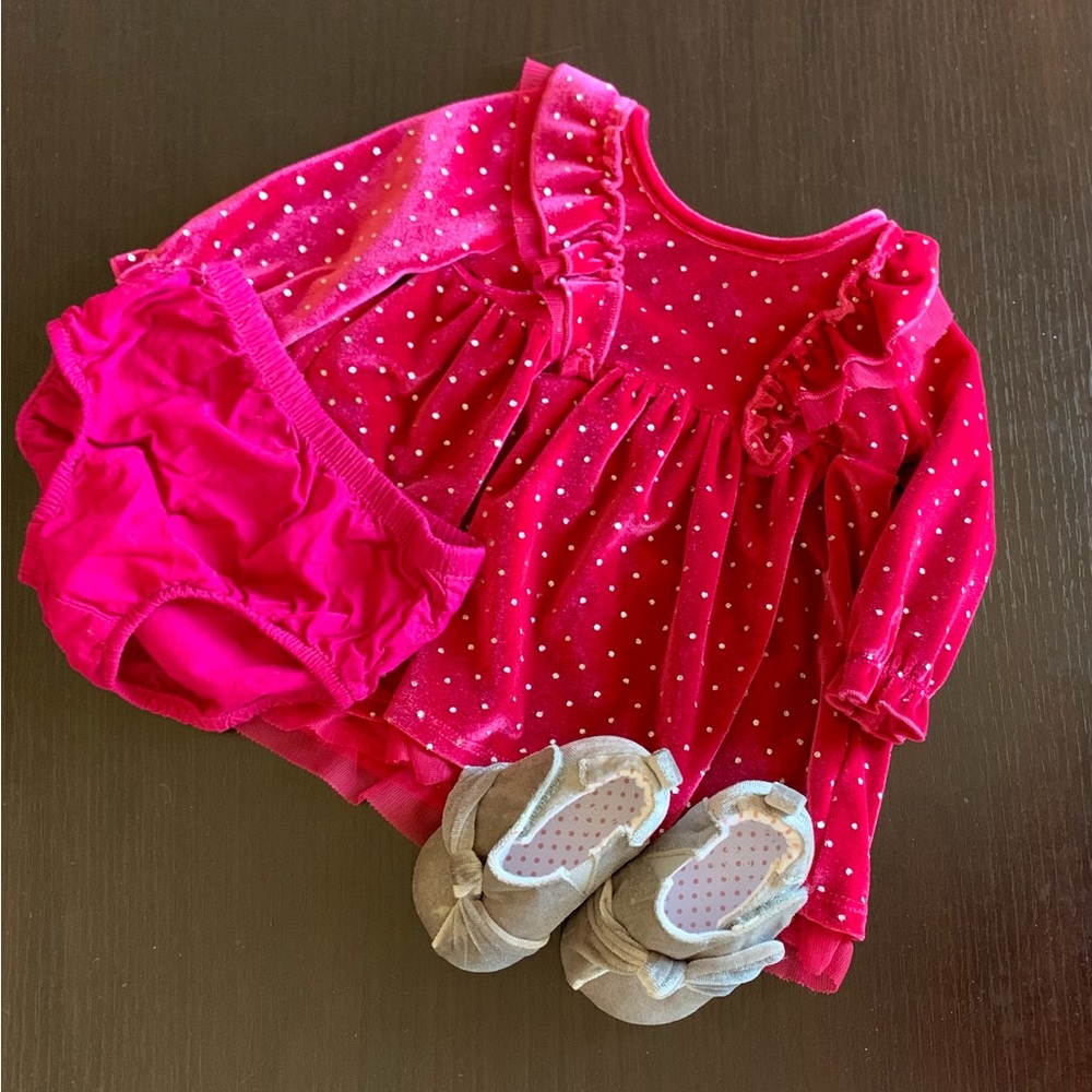 Bundle of two dresses 0-3 mos